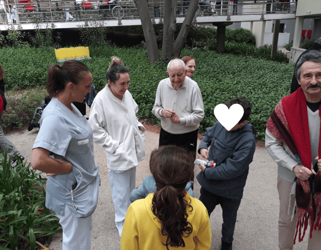 Pâques EHPAD, Moment intergénérationnel, Chasse aux œufs